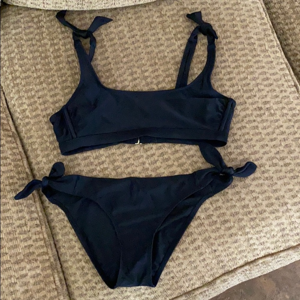 Black bikini